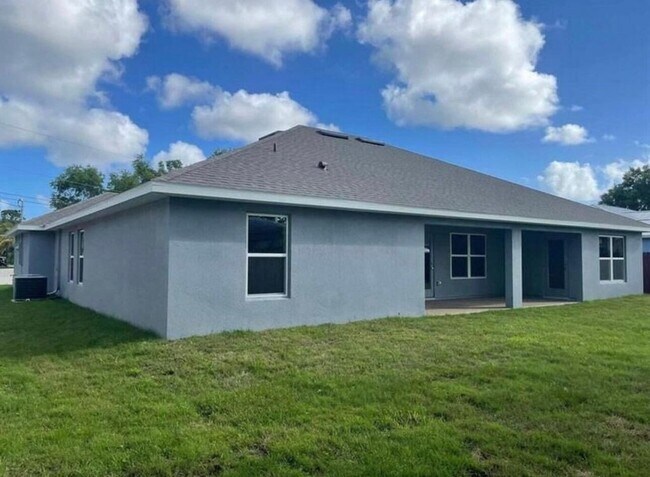 Building Photo - 5237 NW Reba Cir