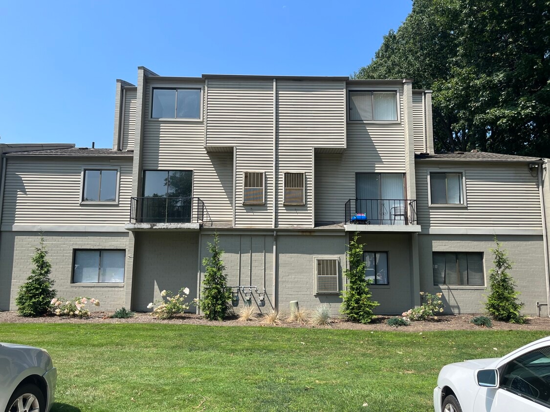 38365 North Ln Unit G207, Willoughby, OH 44094 Condo for Rent in