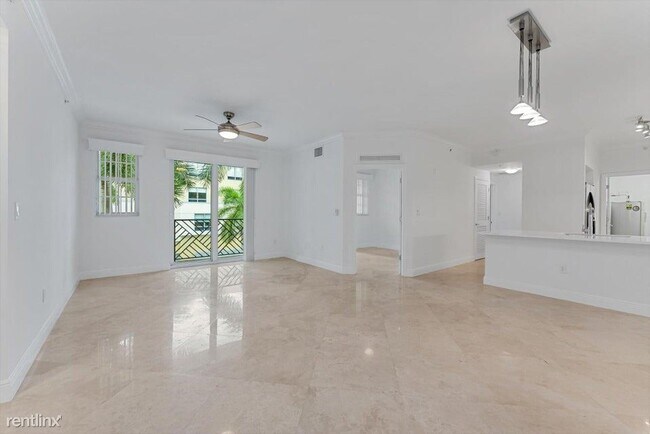 Foto del edificio - 3 br, 2 bath House - 225 NE 1st St Apt 311