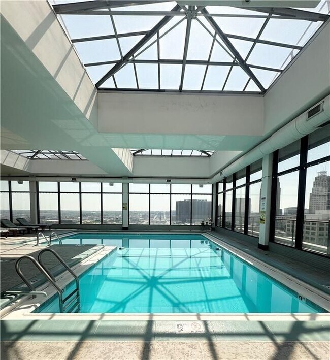 Foto del edificio - 700 E 8th St