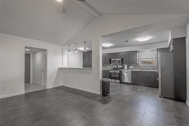 Building Photo - 1805 Ave Q