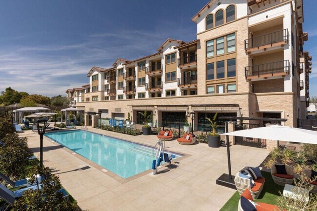 Foto del edificio - 1008 E El Camino Real