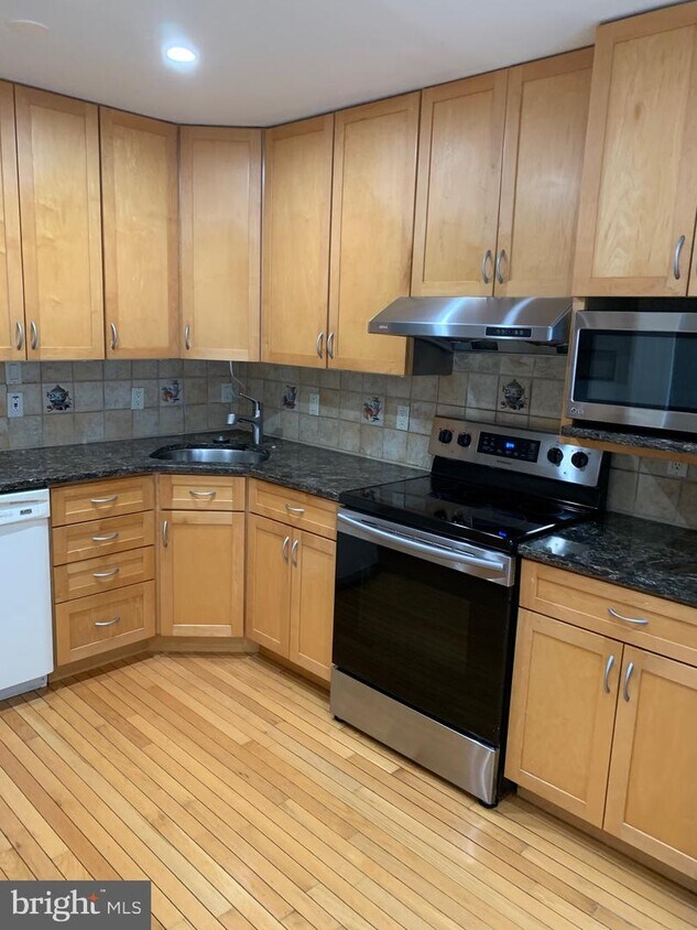 7606 Westlake Terrace, Bethesda, MD 20817 Townhouse for Rent in