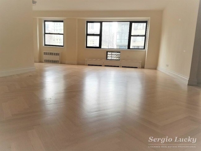 Building Photo - 420 E 79th St