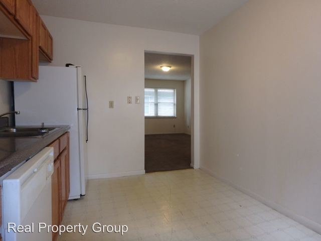 Building Photo - 400 Lawrence Pl