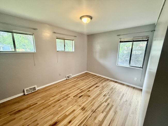 Foto del edificio - 1691 Meadowmoor Rd