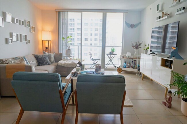 Foto del edificio - 1155 Brickell Bay Dr