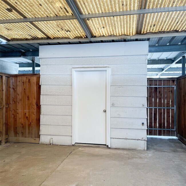 Foto del edificio - 7331 Chasewood Dr