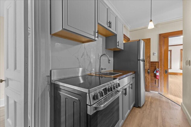 Foto del edificio - 207 S Union St