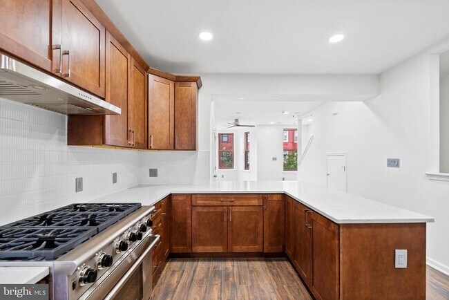 Foto del edificio - 931 Westminster St NW