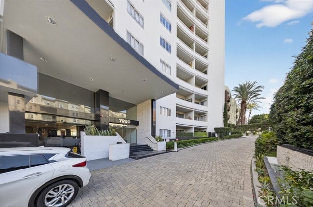 Foto del edificio - 7250 Franklin Ave