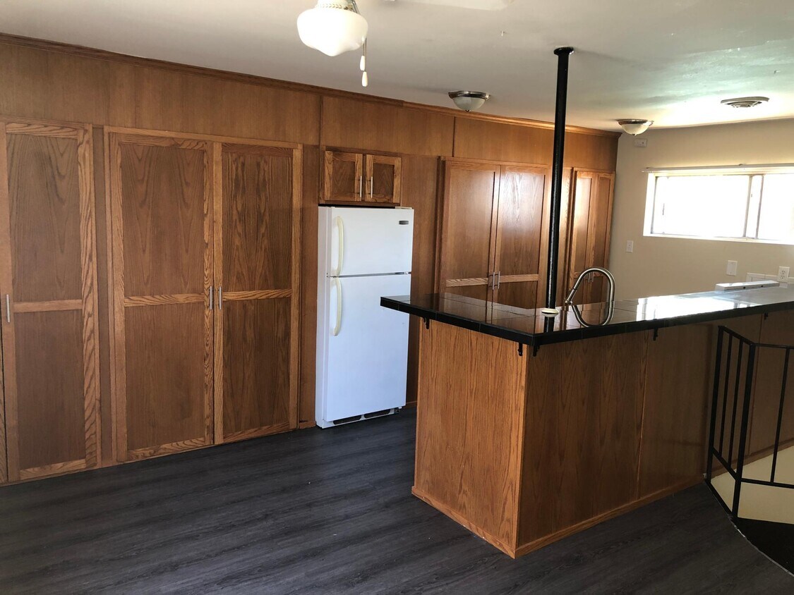 Foto del edificio - 2165 E 21st St