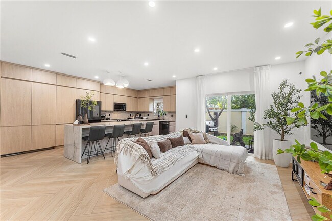 Foto del edificio - 11338 NW 33rd St