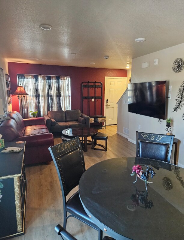 Foto del edificio - 210 Marshall Mews St