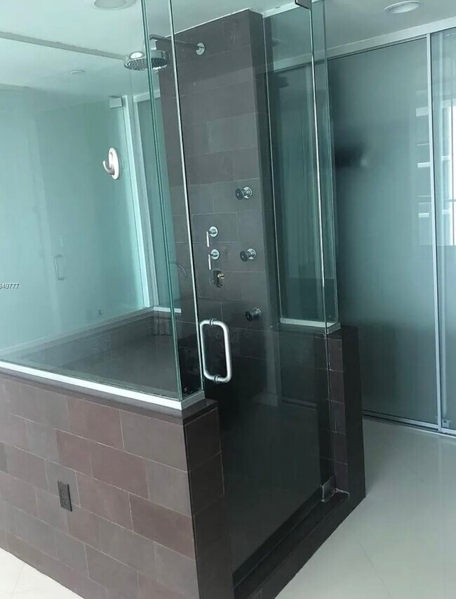 Foto del edificio - 1040 Biscayne Blvd