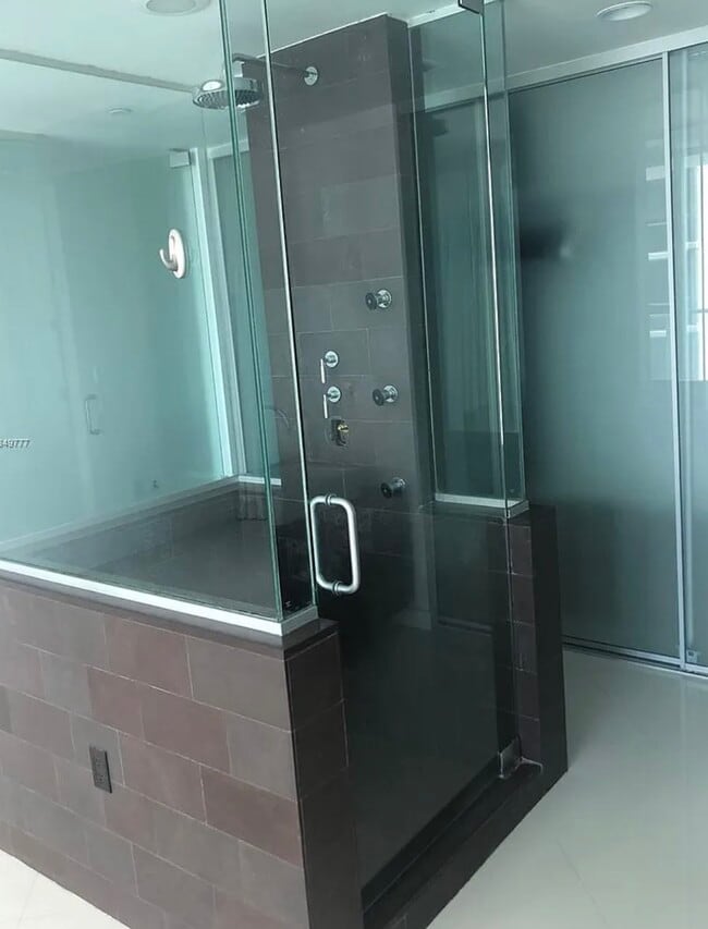 Building Photo - 1040 Biscayne Blvd