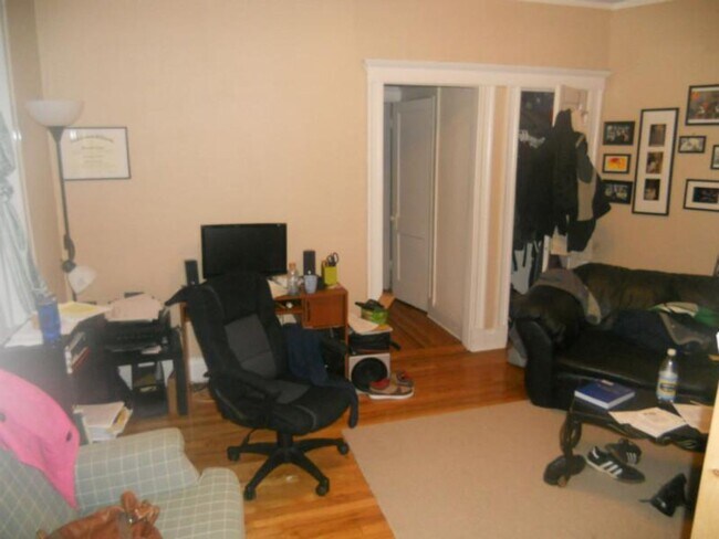 HOT ALLSTON LISTING!!!! - HOT ALLSTON LISTING!!!! Apartment