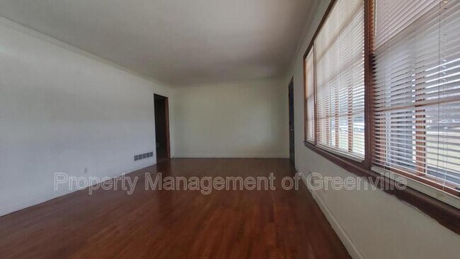 Building Photo - 4 Claxton Dr