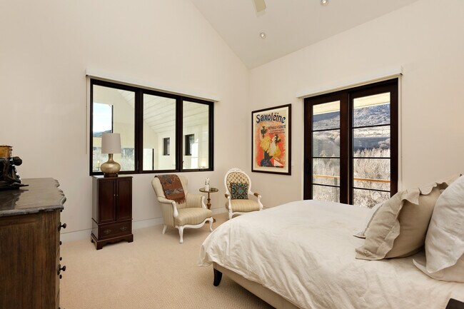 Foto del edificio - 301 Liberty Ln