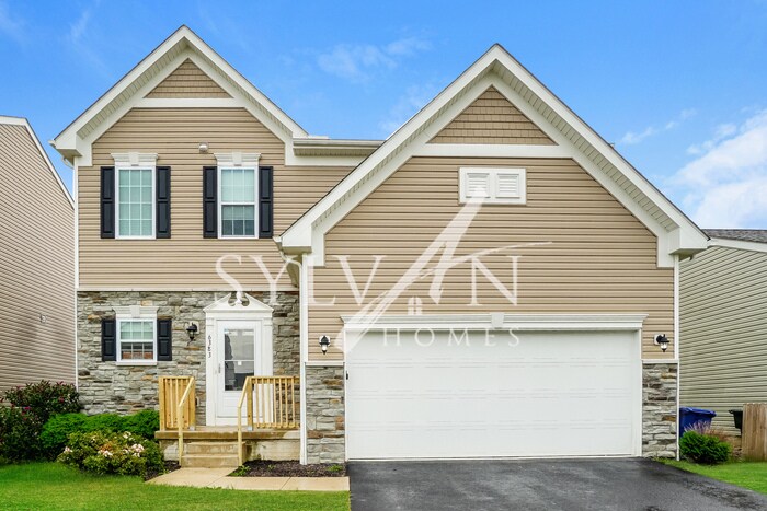 Primary Photo - Beautiful 4BR 2.5BA Traditional Home