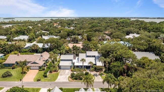 Building Photo - 6 Kingston Ct