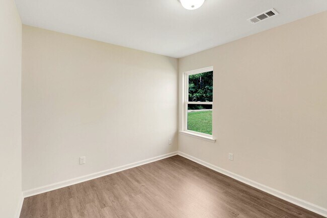 Building Photo - Hartford - Statesboro 3 Bed 2 Bath - Arbor Floor Plan