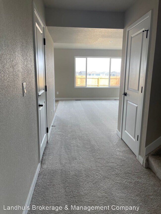 Building Photo - 3 br, 2.5 bath House - 10046 Luneth Dr