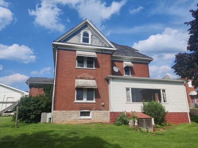Building Photo - 807 Brubaker Rd