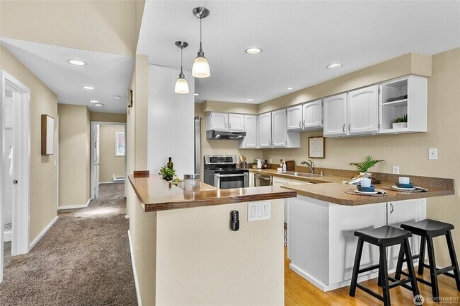 Building Photo - 629 Kirkland Way