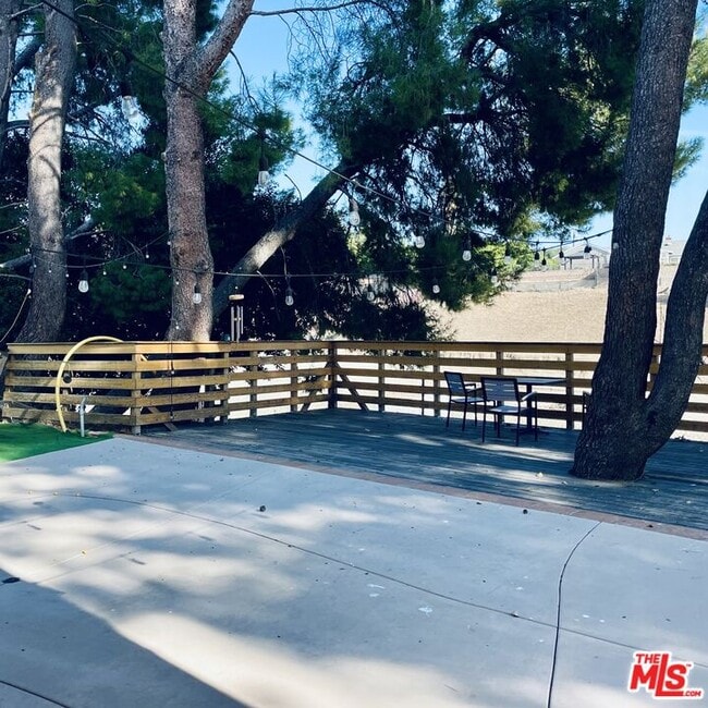 Building Photo - 11158 Newcastle Ave