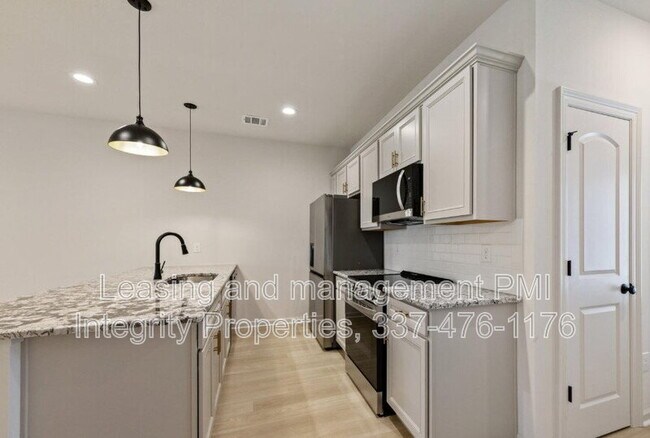 Foto del edificio - 606 Guillot Rd