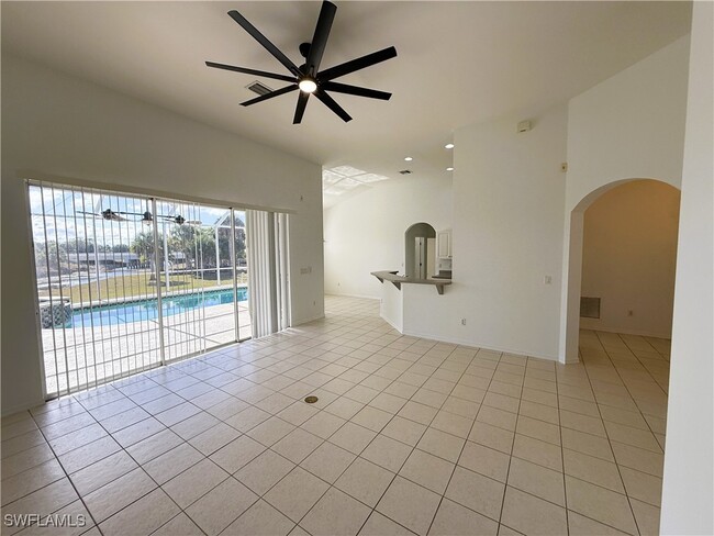 Building Photo - 1280 12th Ave NE