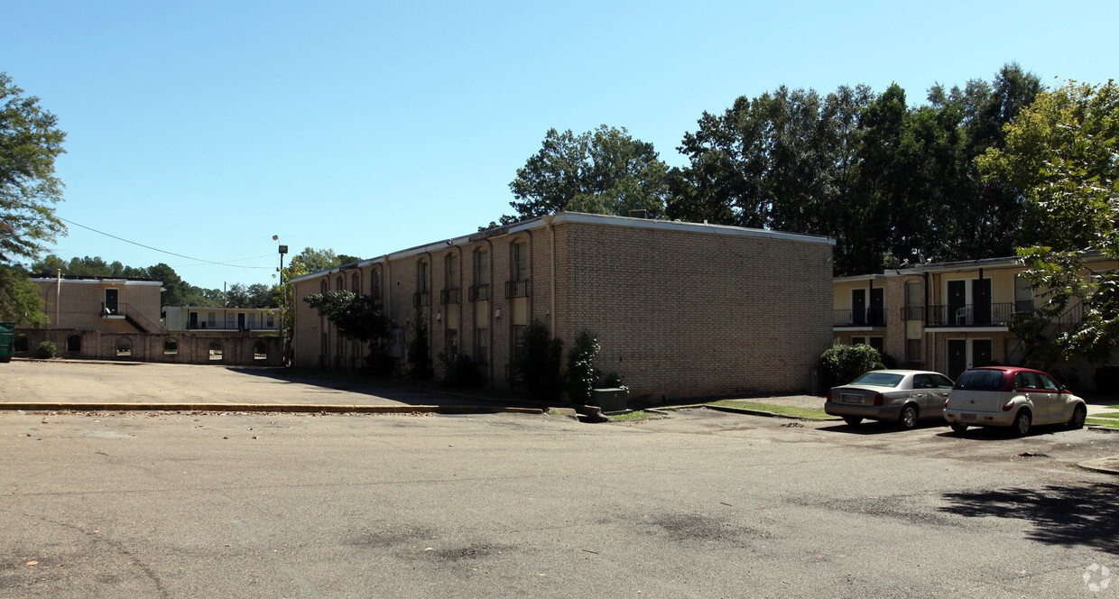 Building Photo - Casa Grande Apartments