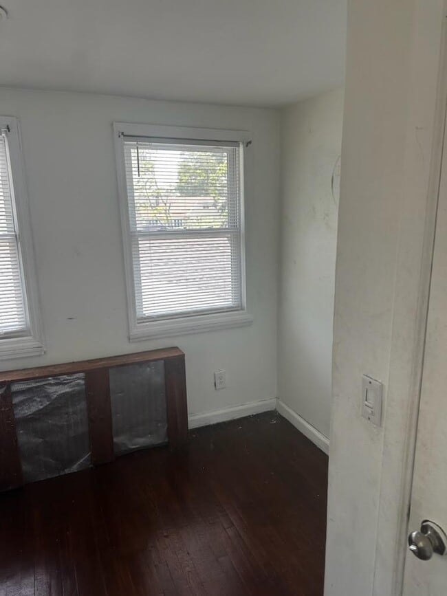 Building Photo - 25 2nd St