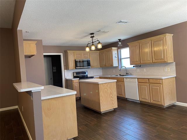 Building Photo - 1706 Bertram Dr