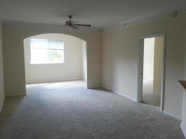 Building Photo - 9901 Baywinds Blvd