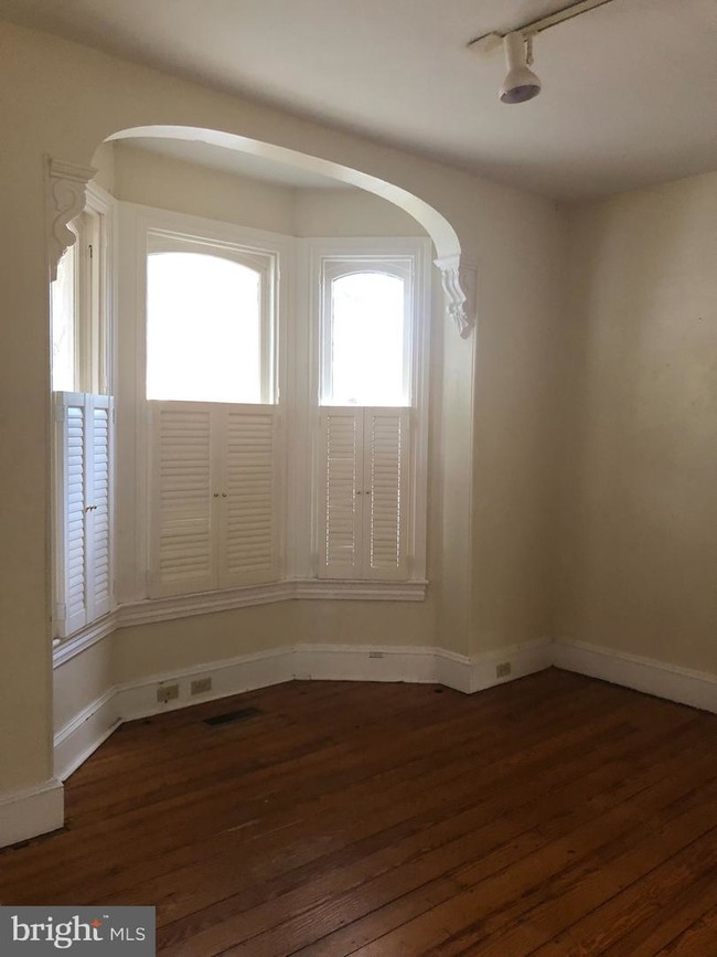 Building Photo - 106 S Governors Ave