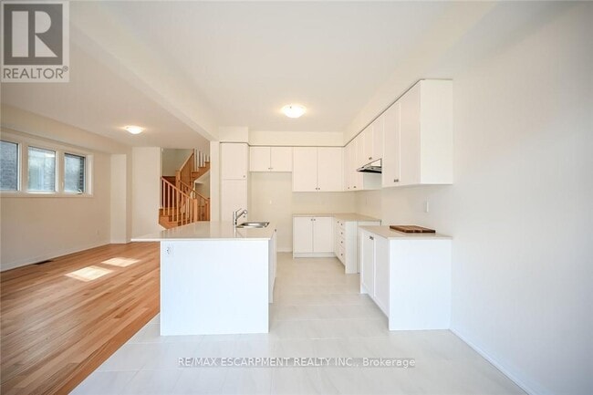 Building Photo - 377 Provident Wy