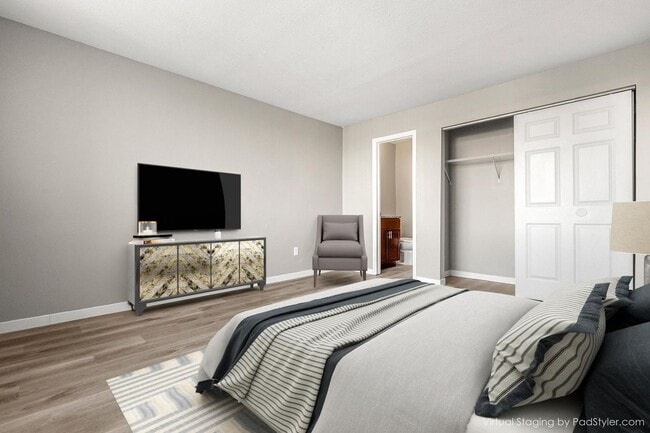 Building Photo - The BLVD Apartments | Newly Renovated 1 Bed/1 Bath — FREE 50" TV With Move-In!