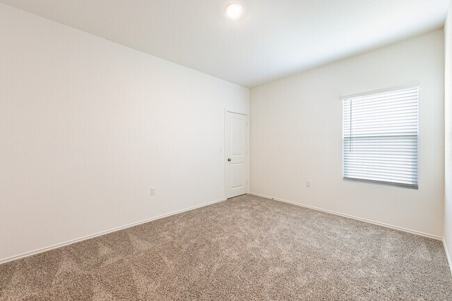 Foto del edificio - 14112 Lyndora Ln