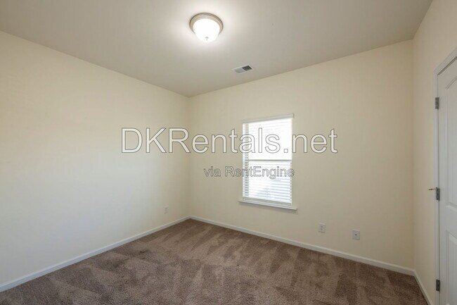 Foto del edificio - 105 Weston Way NW