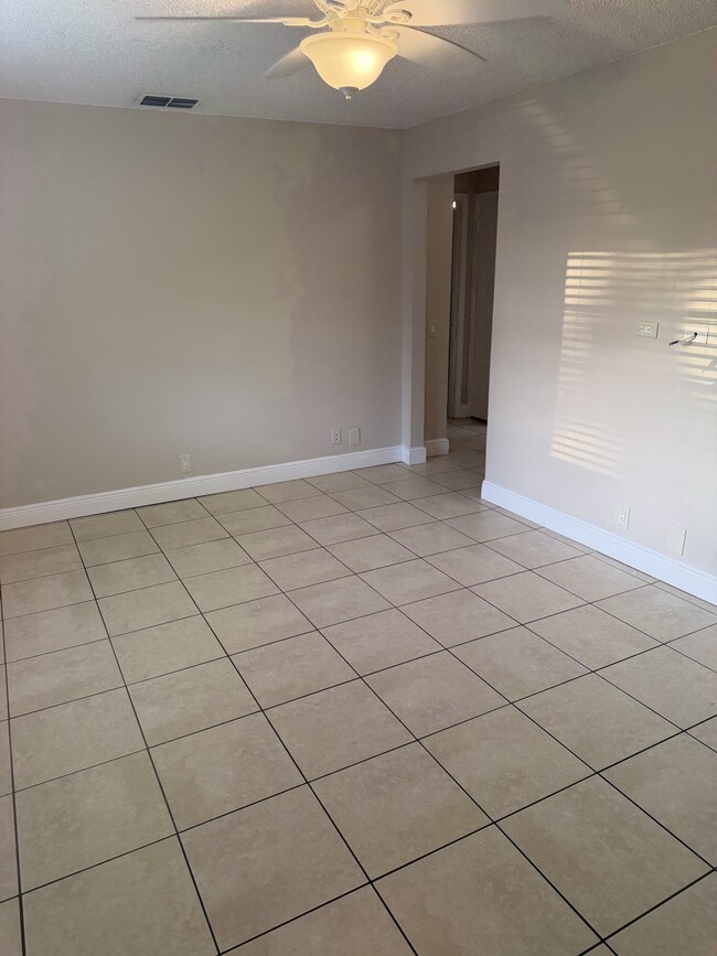 Building Photo - 5624 Struthers Ct