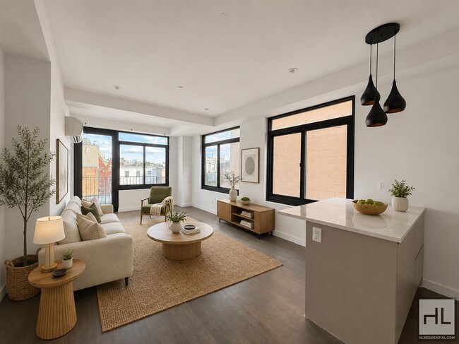 Foto del edificio - Bushwick Avenue / Spacious 2-Bed 1-Bath