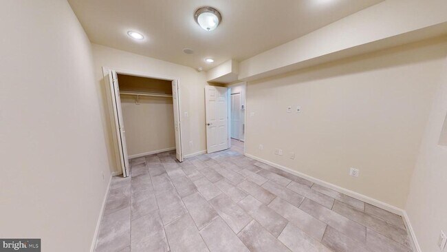 Foto del edificio - 607 Kenyon St NW