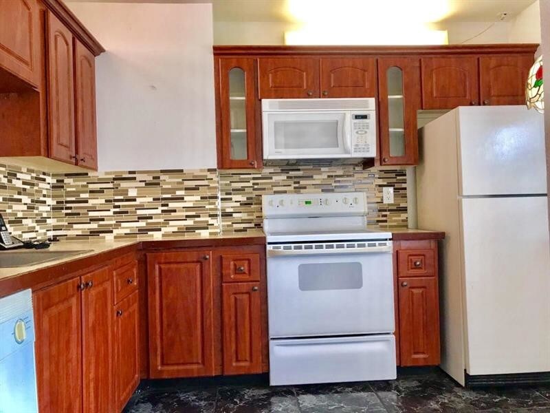 Foto principal - 3501 NW 94th Ave
