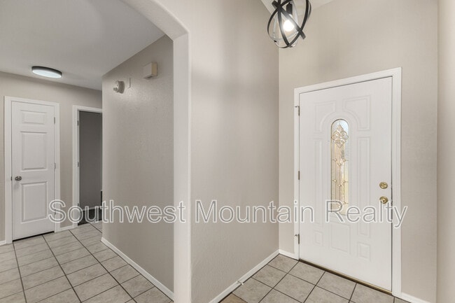 Foto del edificio - 5526 E Forge Ave