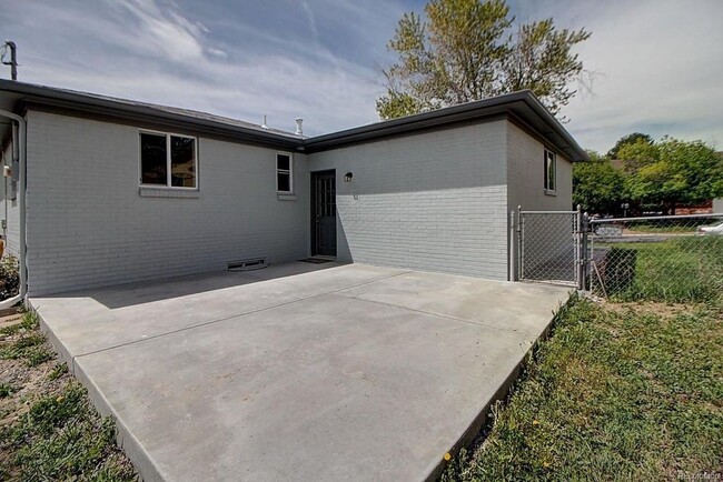 Building Photo - 4B/2B Broomfield Ranch Home Available May ...