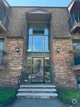 Building Photo - 655 W Lowell Ave