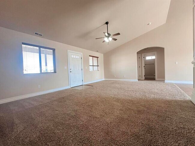 Building Photo - 517 N 2650 W