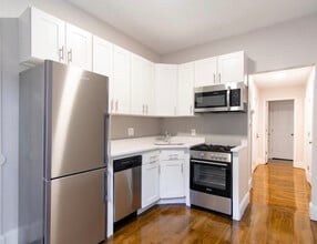 Building Photo - 10 Clearway St